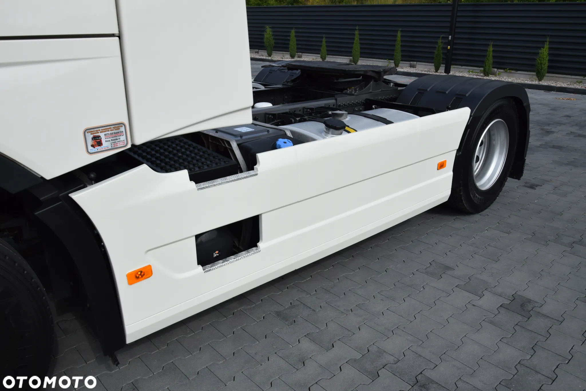 Volvo FH500 / EURO 6 / NOWY MODEL / KLIMATYZACJA POSTOJOWA / ACC / LEDY / 2 ZBIORNIKI PALIWA / FULL SPILERY / SERWISOWANY / SPROWADZONY - 17