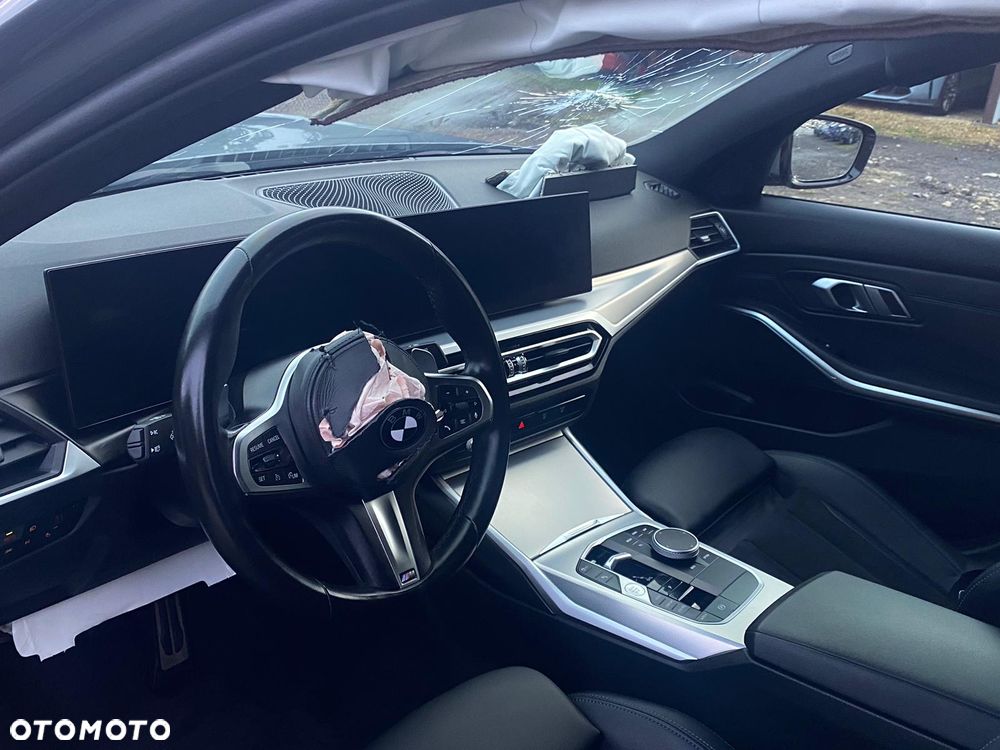 BMW Seria 3 330d xDrive mHEV M Sport - 13