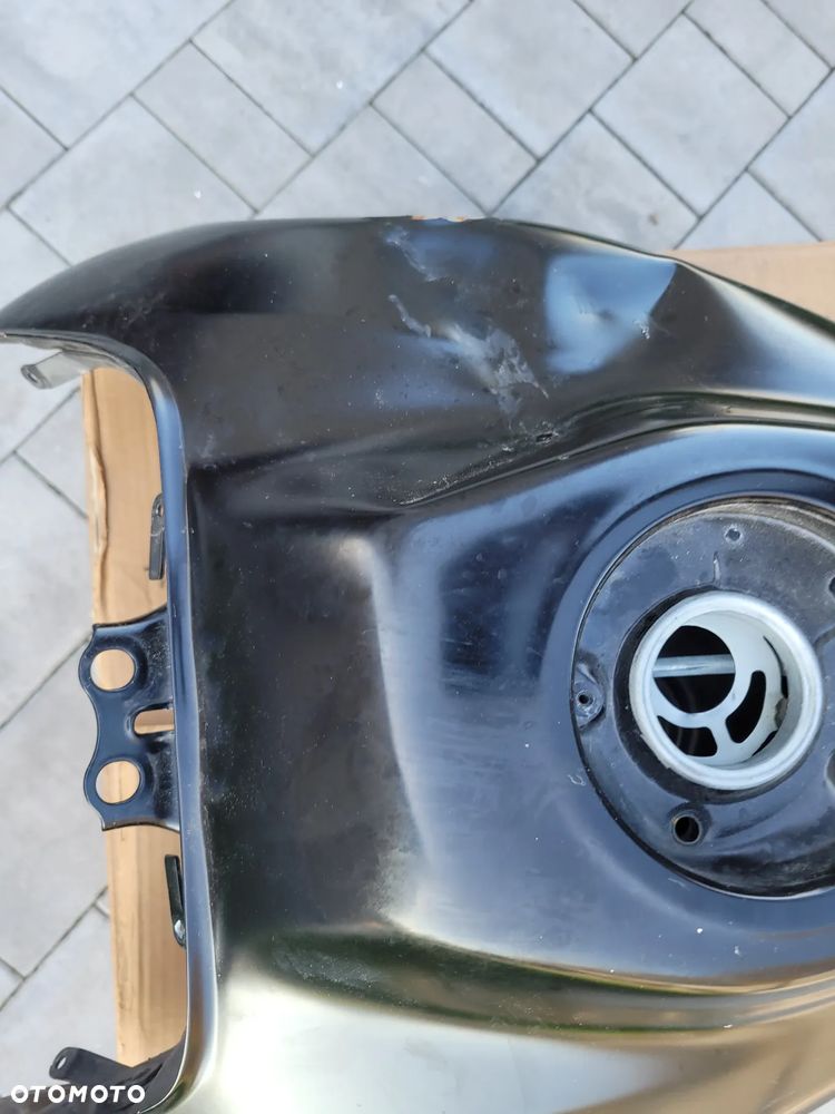 Bak, zbiornik paliwa Honda CB 1000R SC60 - 18