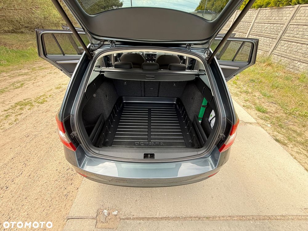 Skoda Octavia 2.0 TDI Edition DSG - 30