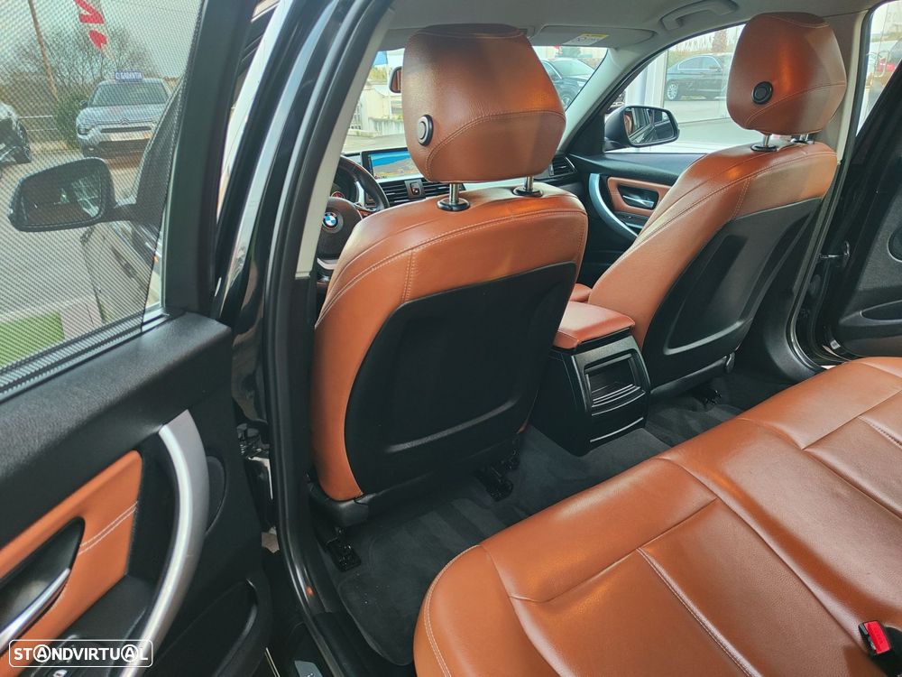 BMW 320 d Auto Line Sport - 33