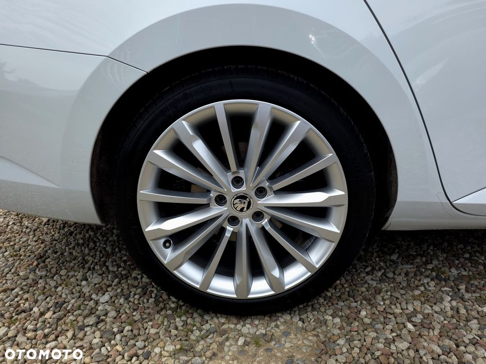 Skoda Superb 2.0 TDI Style DSG - 25