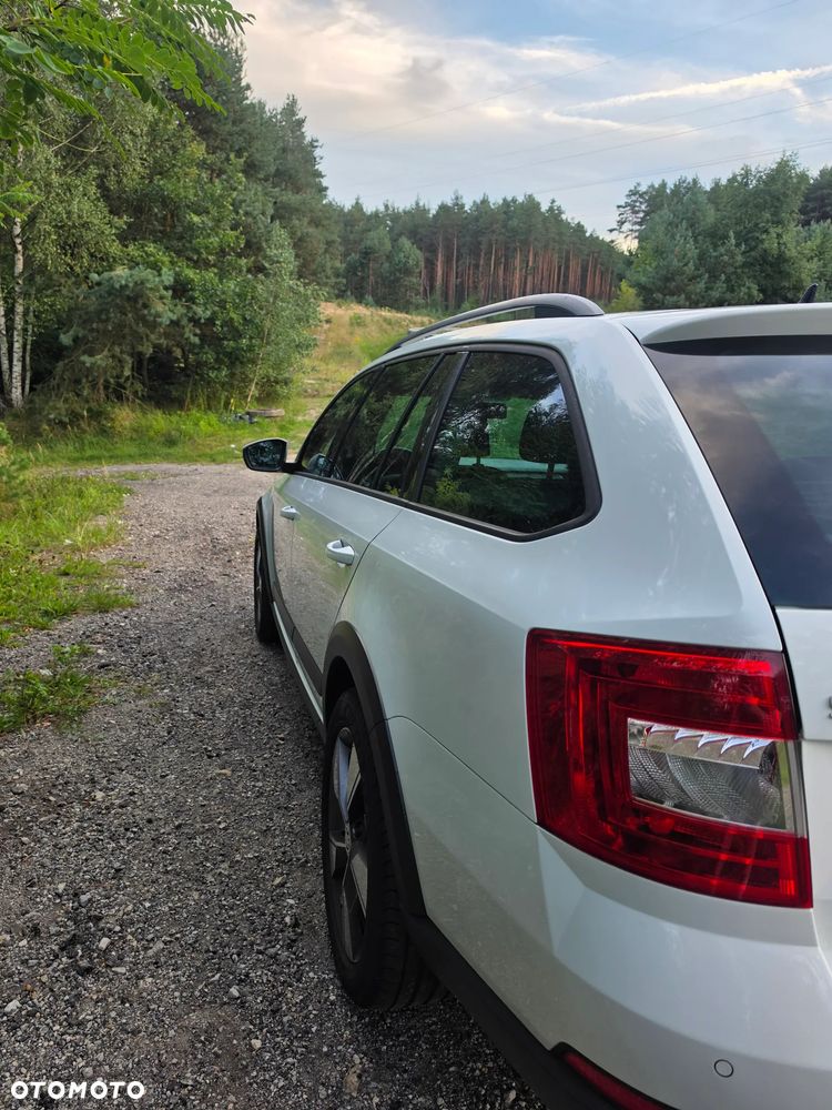 Skoda Octavia Scout 2.0 TDI 4x4 DSG - 15