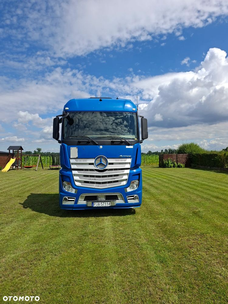 Mercedes-Benz Actros - 2