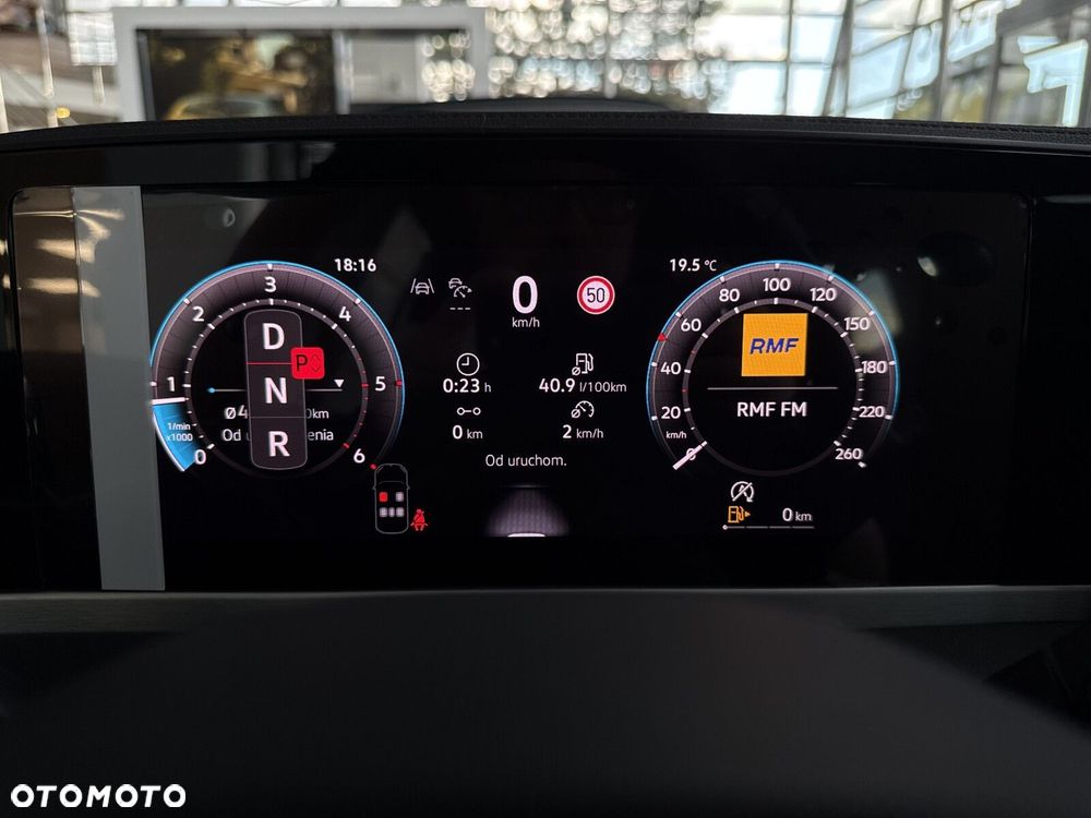 Volkswagen Passat Variant 2.0 TDI EVO Elegance DSG - 24