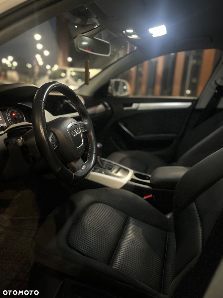 Audi A4 Limousine - 8