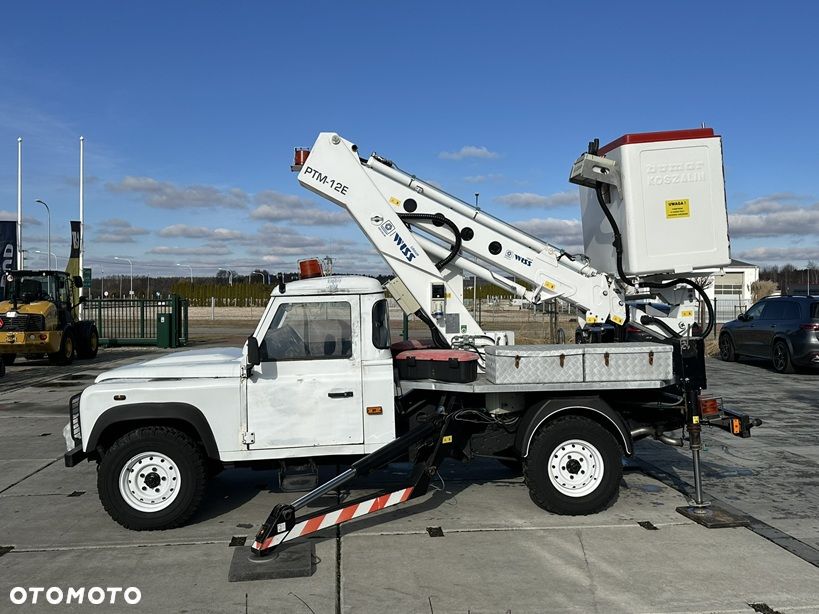 Land Rover Defender - 7