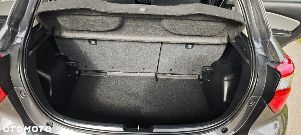 Toyota Yaris 1.5 Premium - 13