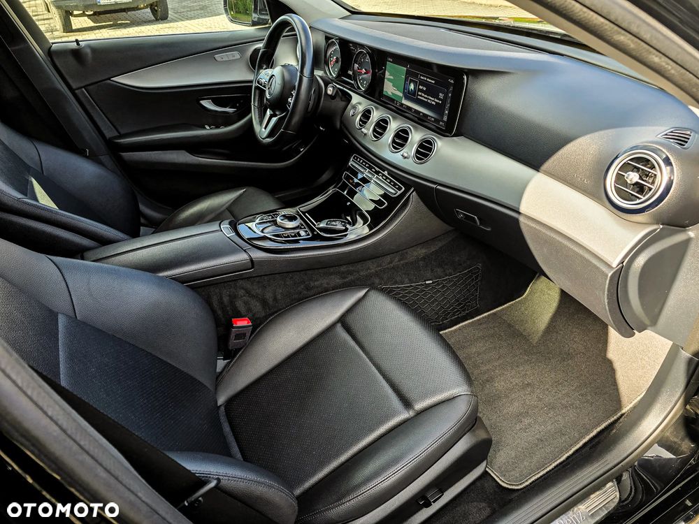 Mercedes-Benz Klasa E 220 d 9G-TRONIC - 38