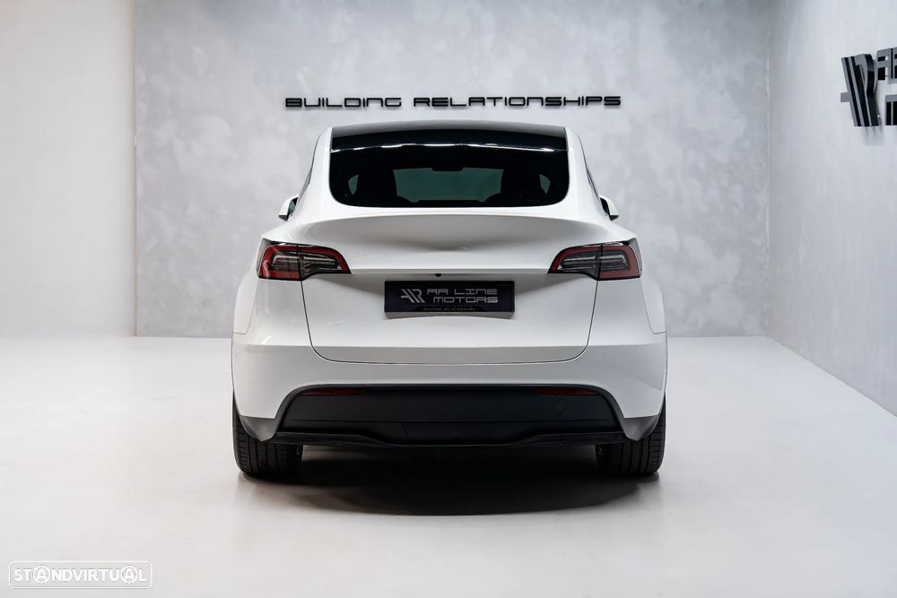 Tesla Model Y Long Range Dual Motor AWD - 12