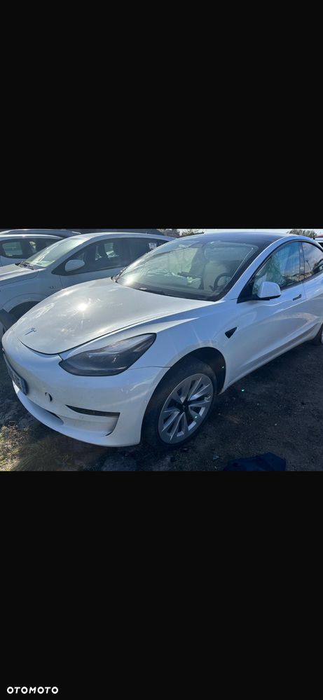 Tesla Model 3 - 1