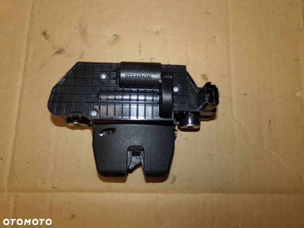 zamek klapy tył tylny peugeot 208 - 1