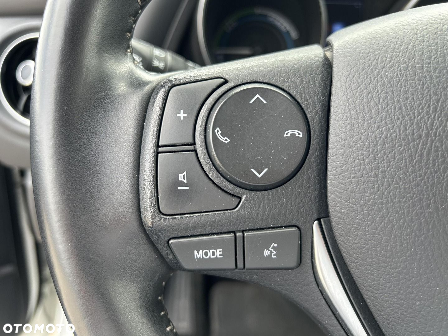 Toyota Auris Hybrid 135 Premium - 17