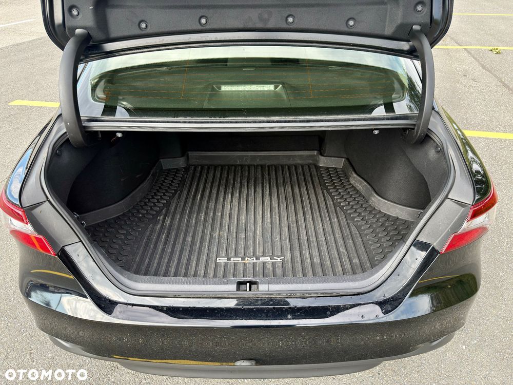 Toyota Camry 2.5 Hybrid Comfort CVT - 17