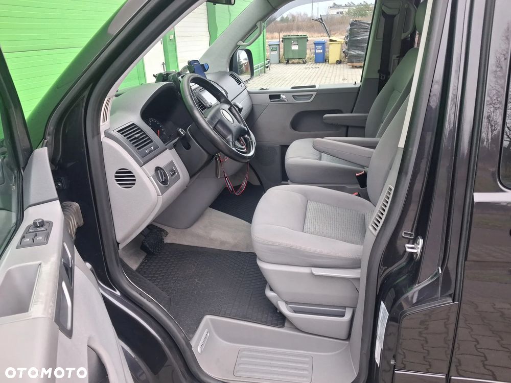 Volkswagen Multivan - 20