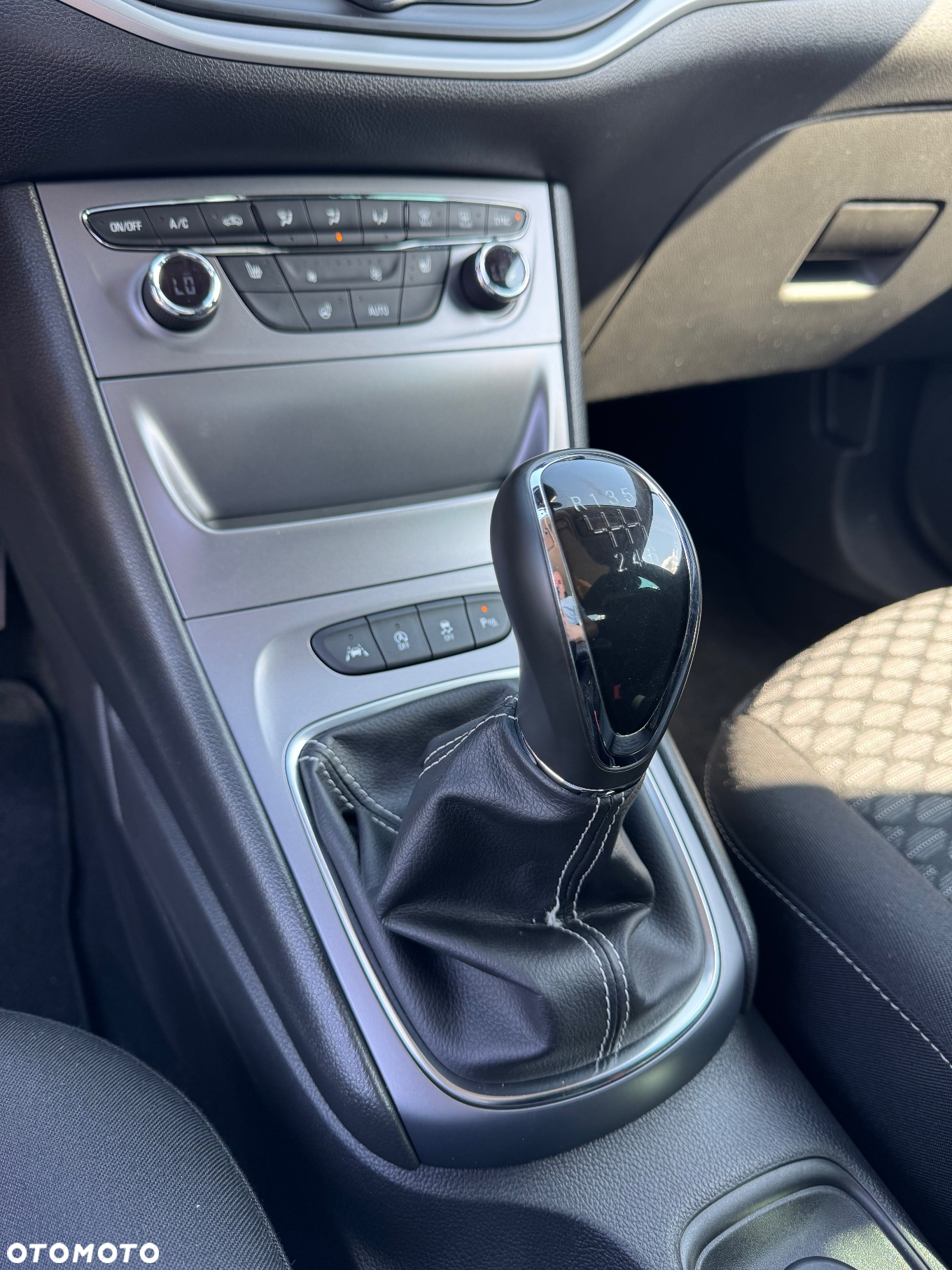 Opel Astra V 1.4 T Enjoy - 36
