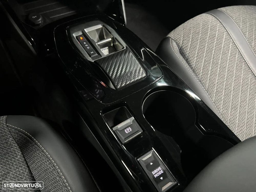 Peugeot 2008 1.2 Hybrid Allure e-DCS6 - 31