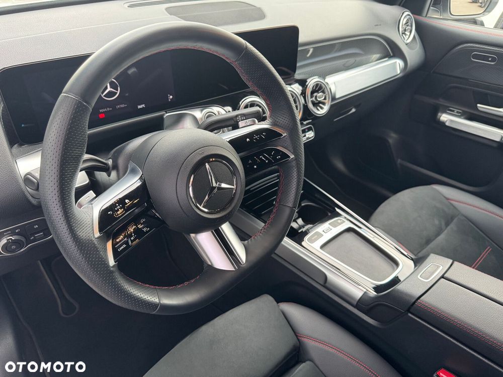 Mercedes-Benz GLB - 24