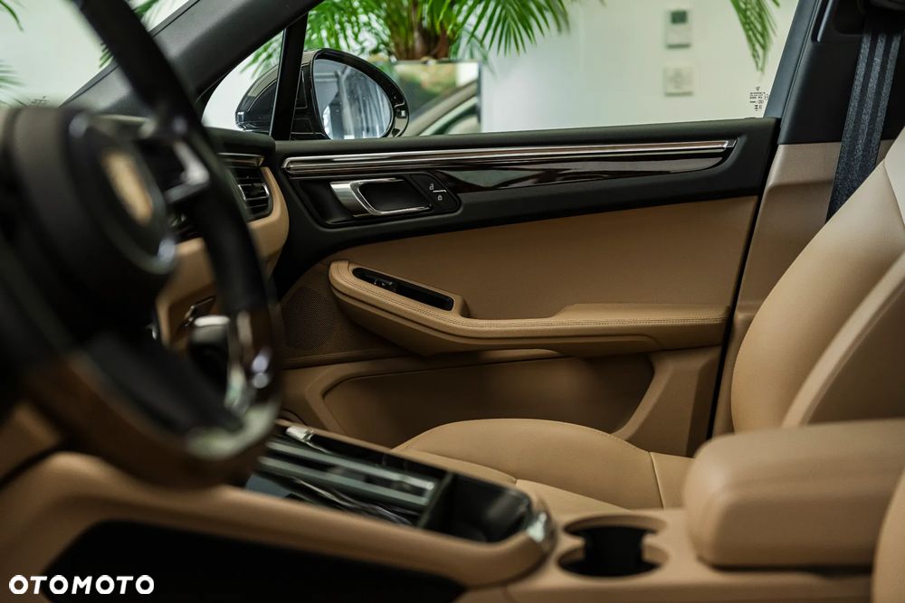 Porsche Macan Standard - 26