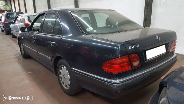 Para Peças Mercedes-Benz E-Class (W210) - 2