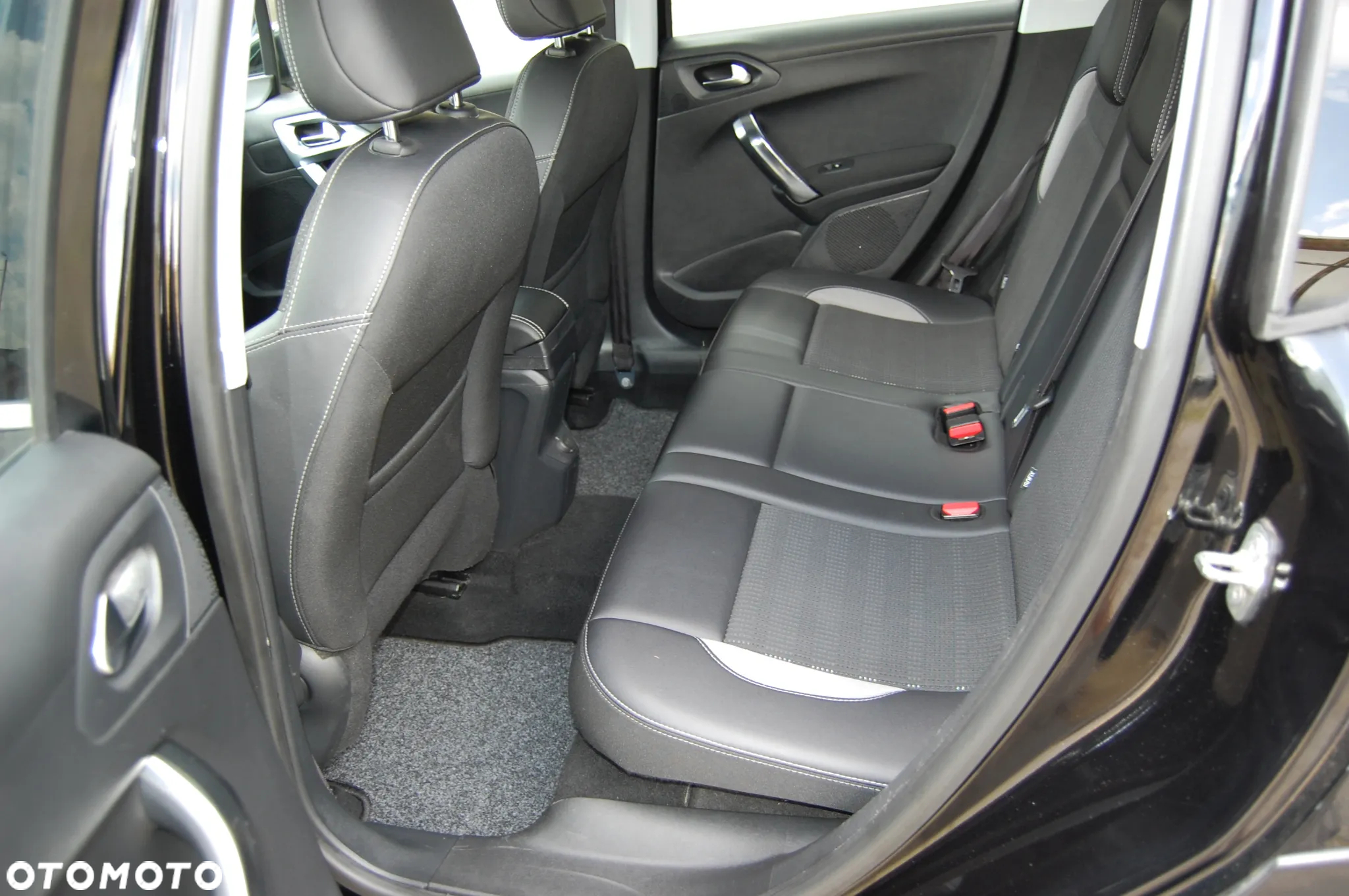 Peugeot 2008 BlueHDi 100 STOP & START Allure - 18
