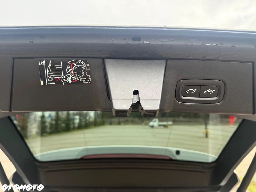 Volvo V90 T4 R-Design - 27