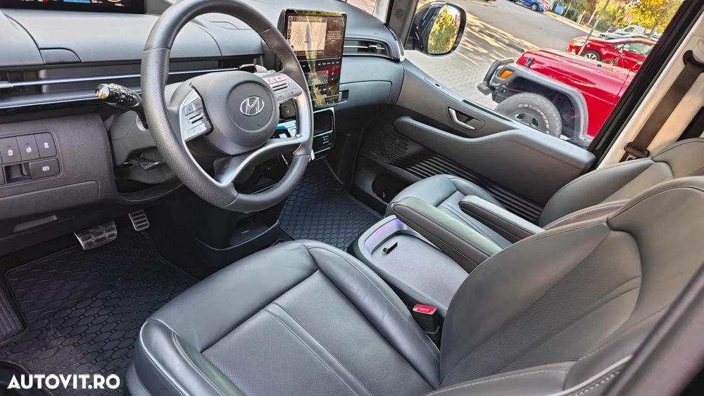 Hyundai Staria 2.2 CRDi Signature - 2