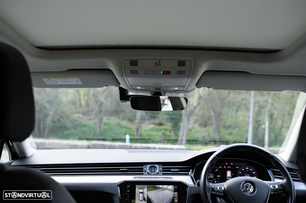 VW Passat Variant - 41