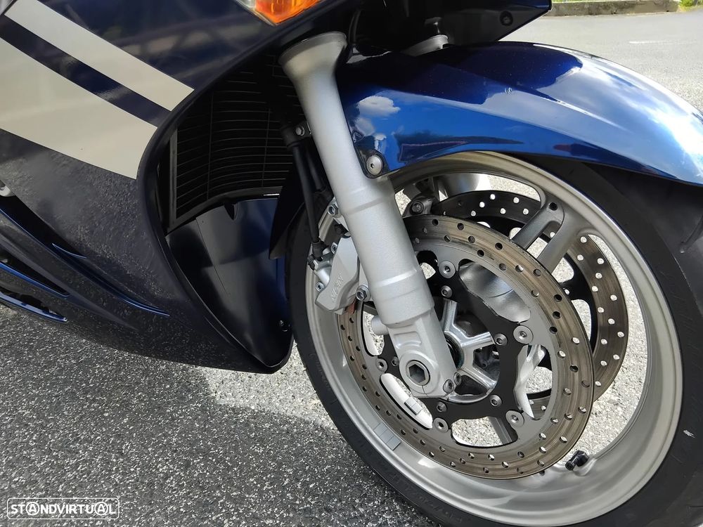 Yamaha FJR A - 11
