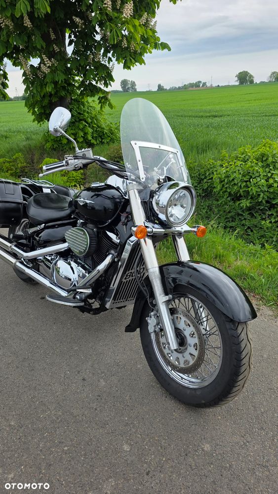 Suzuki Intruder - 12
