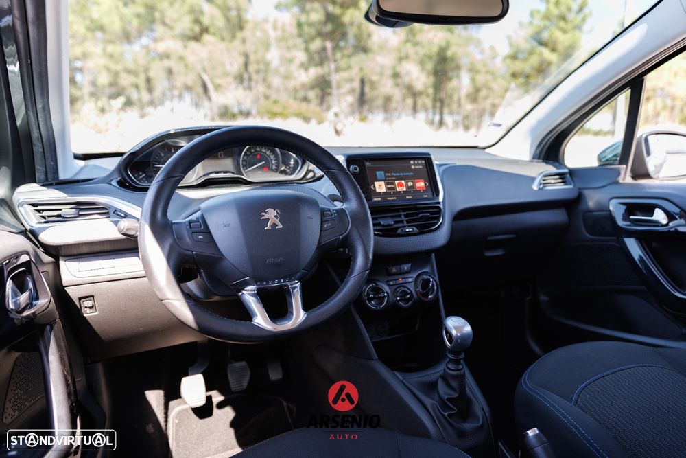 Peugeot 208 1.5 BlueHDi Signature - 29