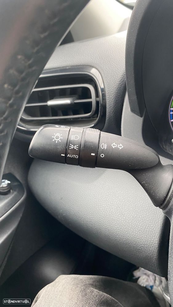 Toyota Yaris 1.5 HDF Comfort - 33