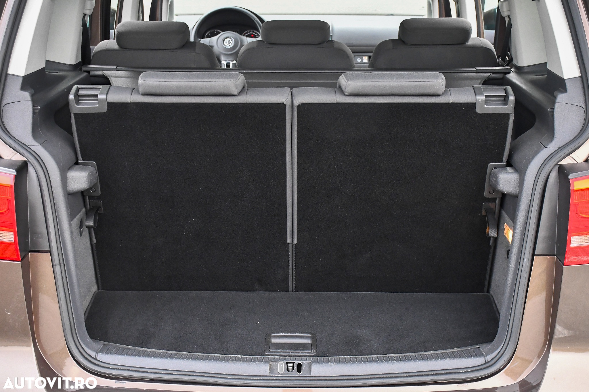 Volkswagen Touran 2.0 TDI DPF DSG Cross - 19