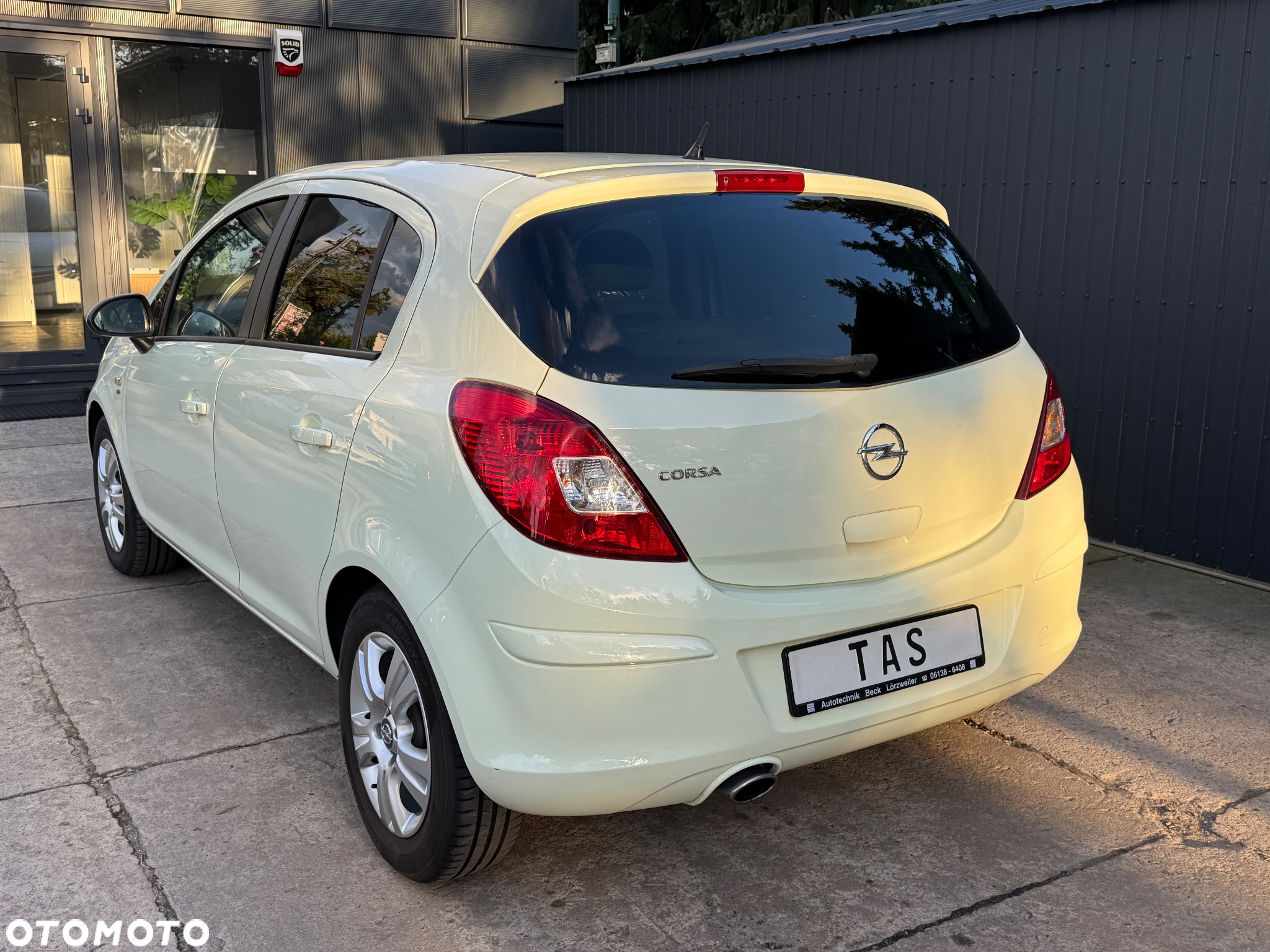 Opel Corsa 1.4 16V Satellite - 6