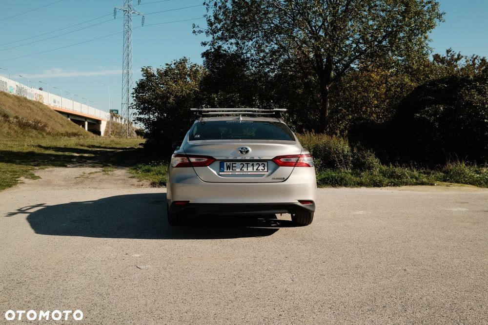 Toyota Camry - 18