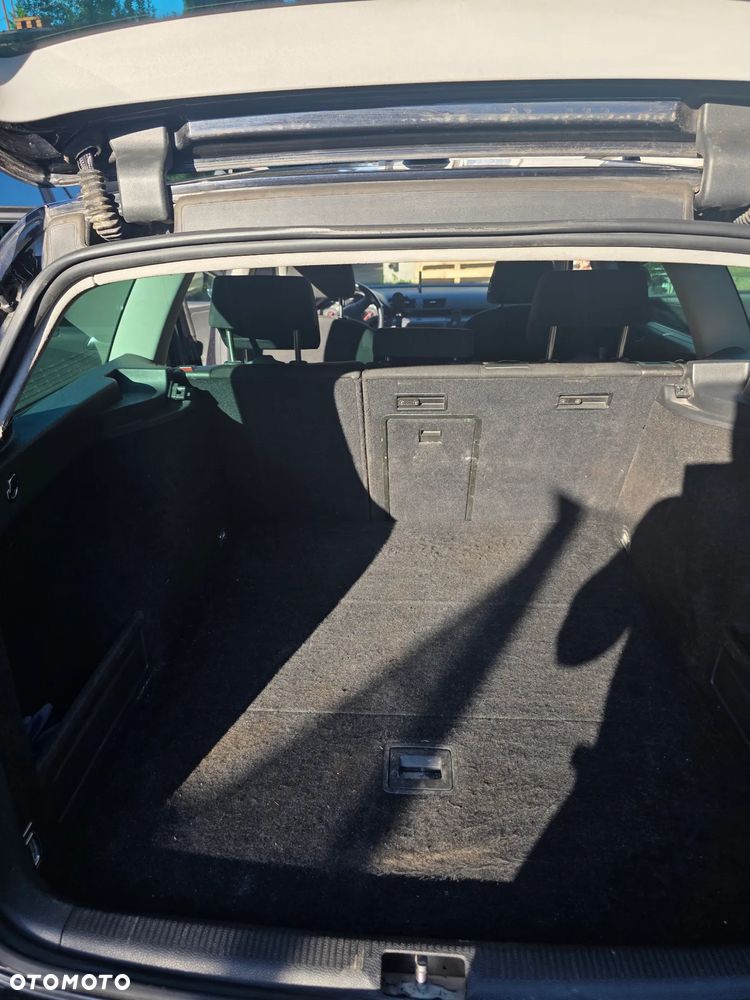 Volkswagen Passat 1.9 TDI DPF BlueMotion - 9