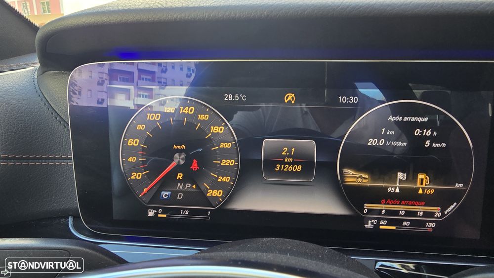 Mercedes-Benz E 220 d AMG Line - 36