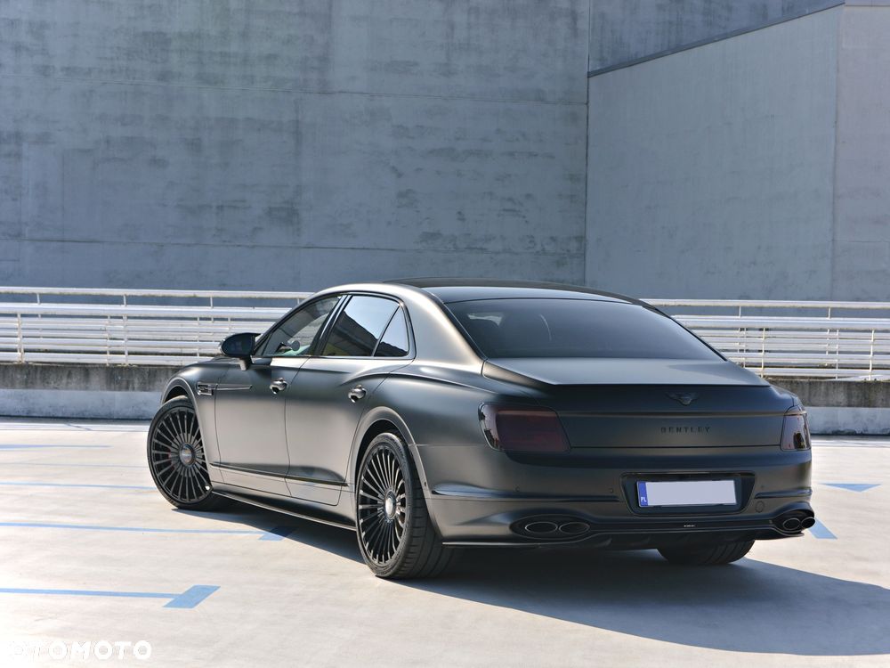 Bentley Flying Spur - 12