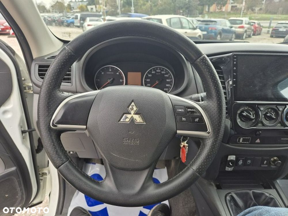 Mitsubishi L200 - 18