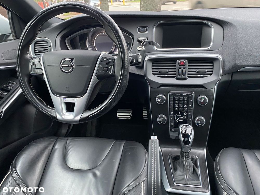 Volvo V40 D3 Geartronic RDesign - 3