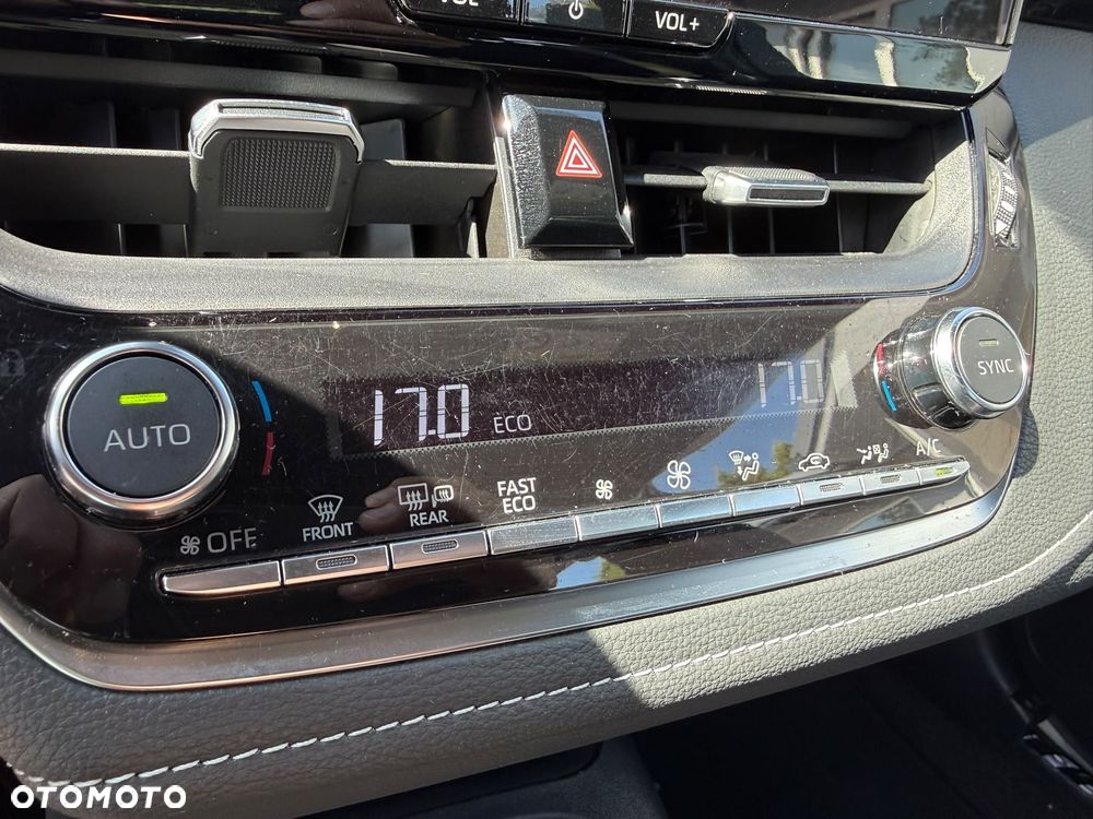Toyota Corolla 1.8 Hybrid Comfort - 22