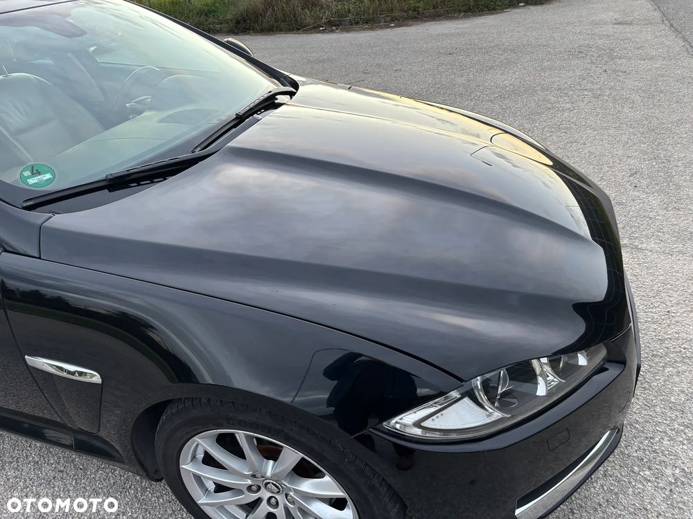 Jaguar XF 2.2 D Premium Luxury - 32