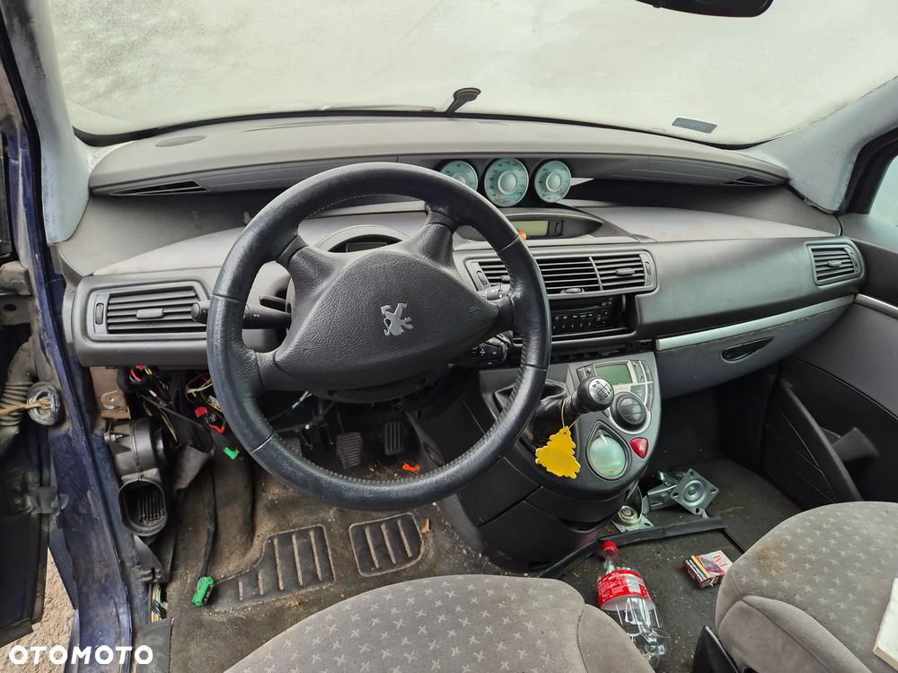 PEUGEOT 807 fotel fotele kanapa deska kokpit podsufitka boczek boczki klamka podłokietnik licznik prędkościomierz panel - 2
