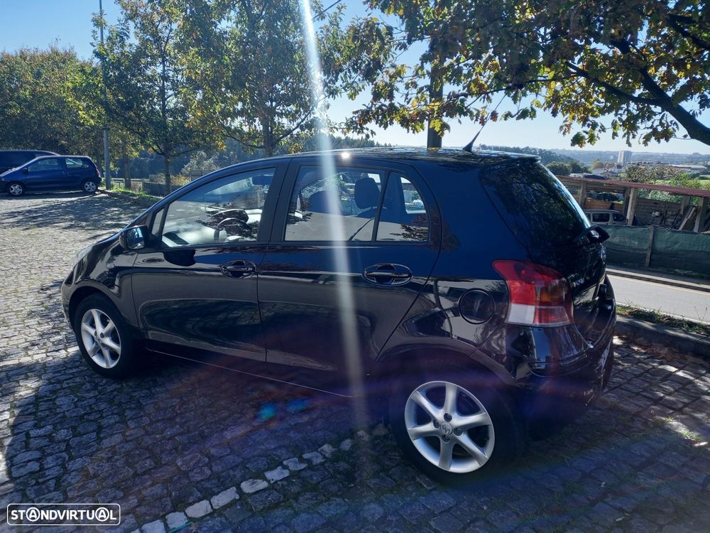 Toyota Yaris 1.0 VVT-i Comfort+AC - 3