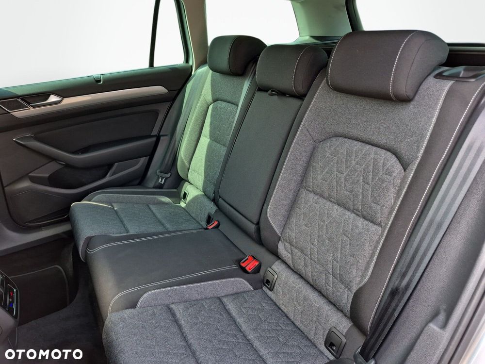 Volkswagen Passat Variant 2.0 TDI SCR Business DSG - 12