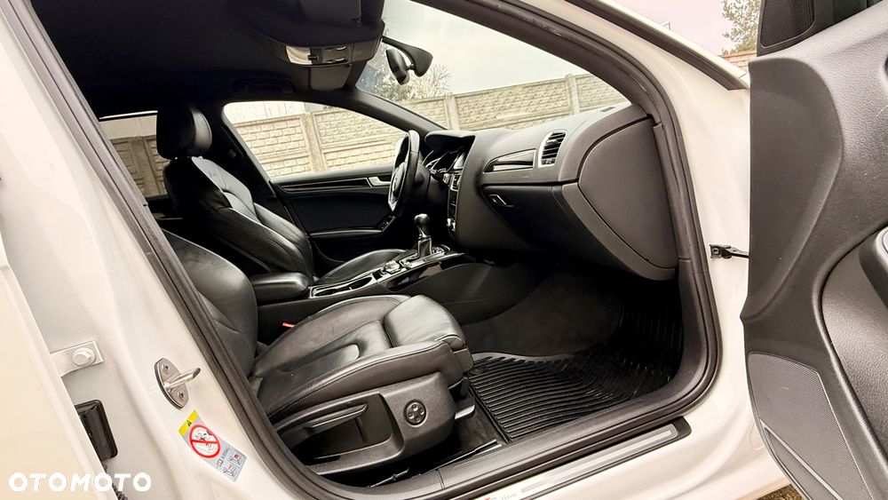 Audi A4 Avant 2.0 TDI DPF clean diesel quattro S line Sportpaket - 32