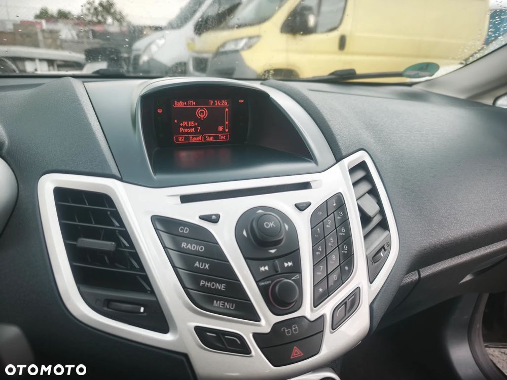 Ford Fiesta 1.25 Celebration - 23