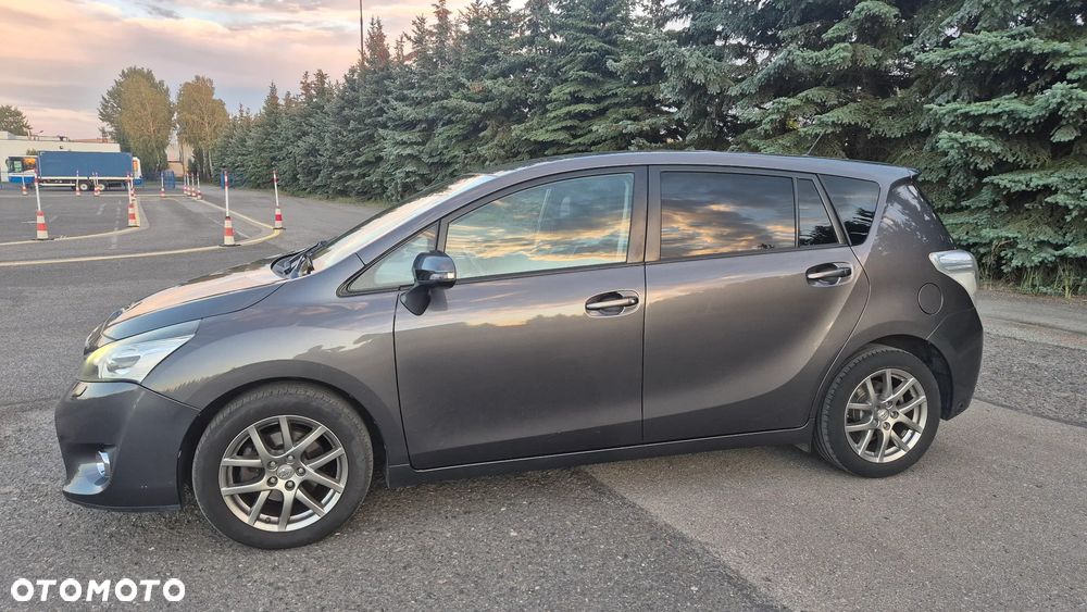 Toyota Verso 1.8 Prestige 7os - 12