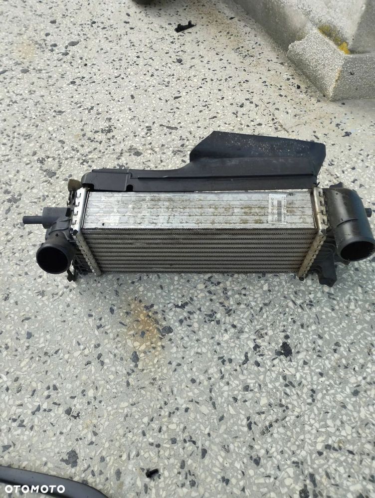 intercooler z kierownicą powietrza ford focus mk3 - 3