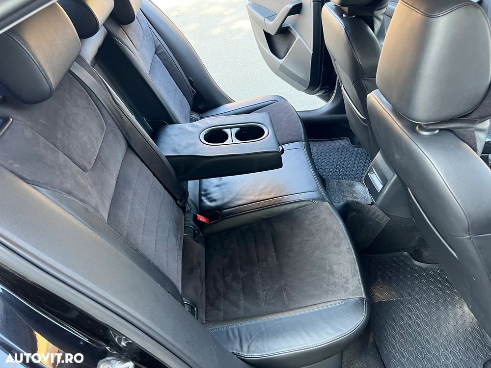 Skoda Octavia 2.0 TDI ELEGANCE DSG - 14